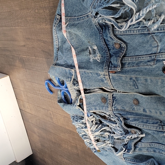 Re-worked Levis jeans jacket - Picture 7 of 8